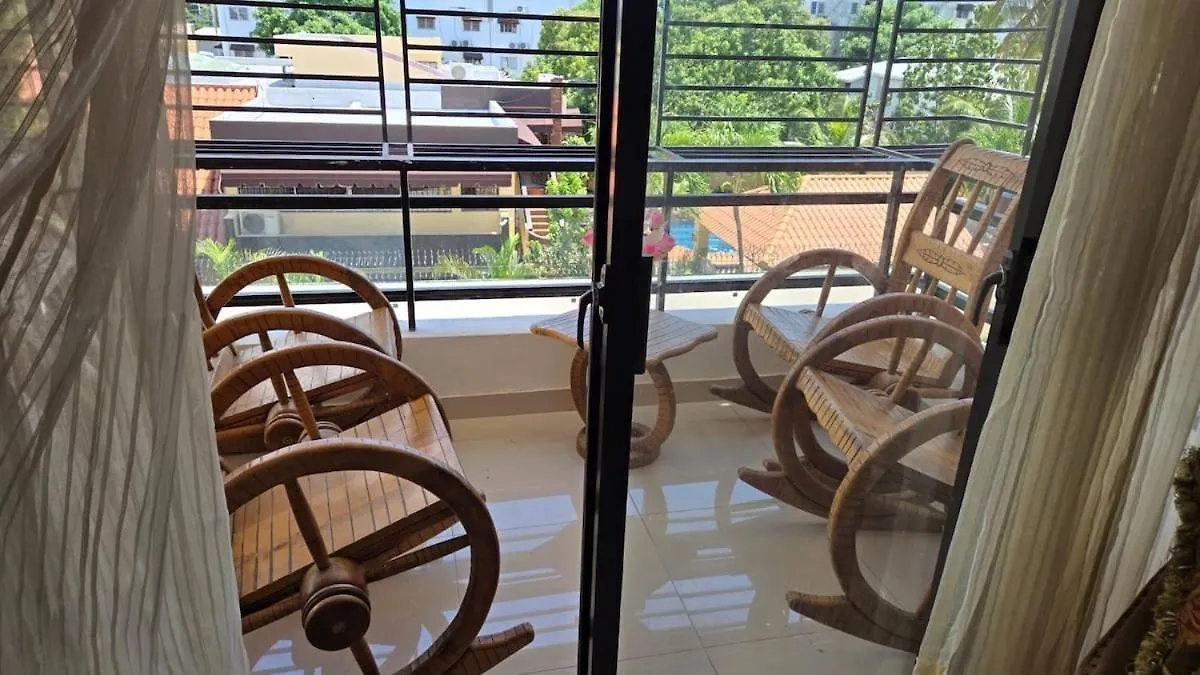 Cozy 3 Bedroom Apartment La Viva