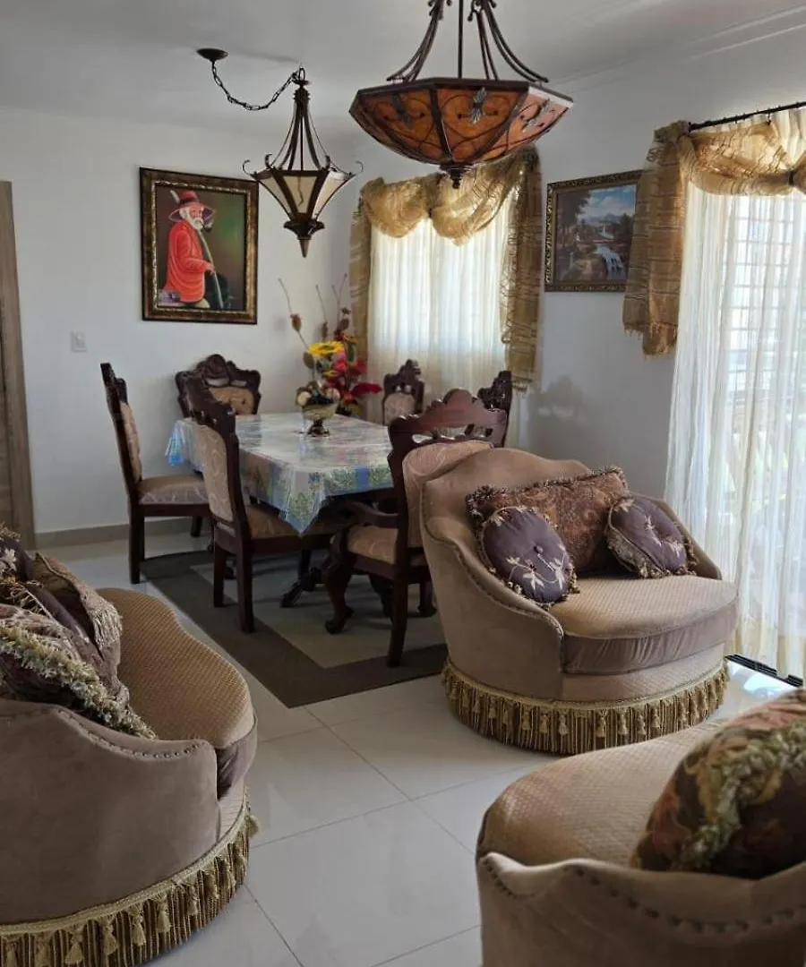 Cozy 3 Bedroom Apartment La Viva