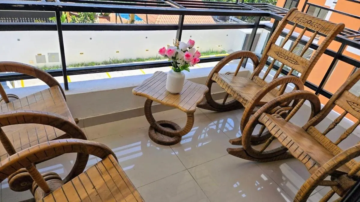 Cozy 3 Bedroom Apartment La Viva